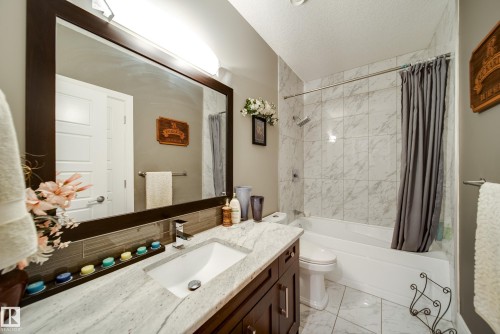 5410 Mcluhan End End, Edmonton, AB - Indoor Photo Showing Bathroom