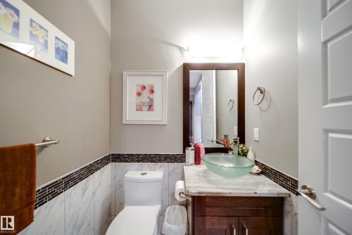5410 Mcluhan End End, Edmonton, AB - Indoor Photo Showing Bathroom