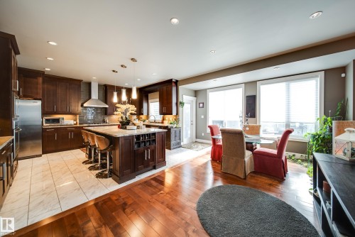 5410 Mcluhan End End, Edmonton, AB - Indoor