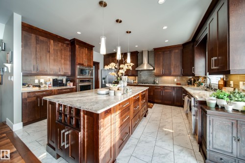 5410 Mcluhan End End, Edmonton, AB - Indoor Photo Showing Kitchen With Upgraded Kitchen