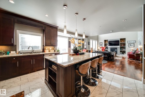 5410 Mcluhan End End, Edmonton, AB - Indoor Photo Showing Kitchen With Upgraded Kitchen