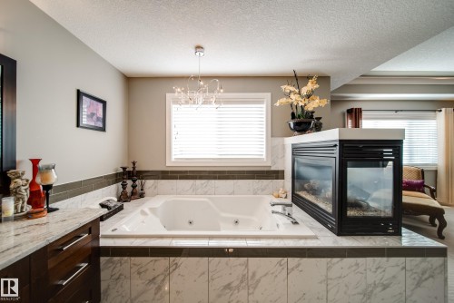 5410 Mcluhan End End, Edmonton, AB - Indoor Photo Showing Bathroom