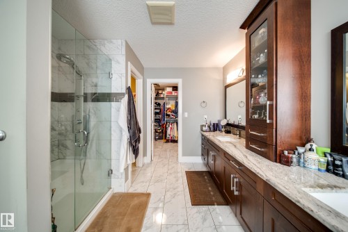 5410 Mcluhan End End, Edmonton, AB - Indoor Photo Showing Bathroom