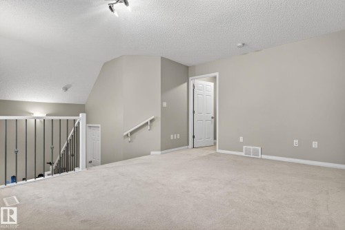 1717 Chapman Way Sw, Edmonton, AB - Indoor Photo Showing Other Room