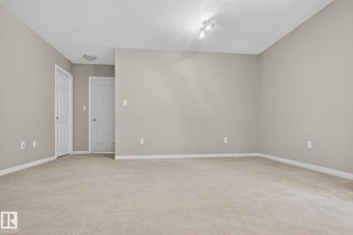 1717 Chapman Way Sw, Edmonton, AB - Indoor Photo Showing Other Room