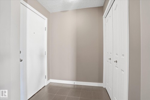 402 11803 22 Avenue, Edmonton, AB - Indoor Photo Showing Other Room