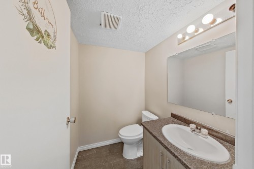 24 3812 20 Avenue, Edmonton, AB - Indoor Photo Showing Bathroom
