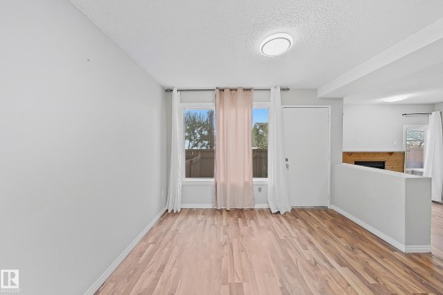 24 3812 20 Avenue, Edmonton, AB - Indoor