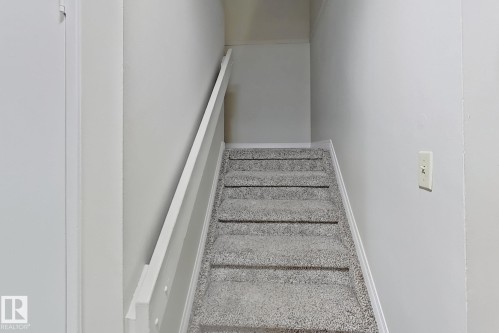 24 3812 20 Avenue, Edmonton, AB - Indoor Photo Showing Other Room