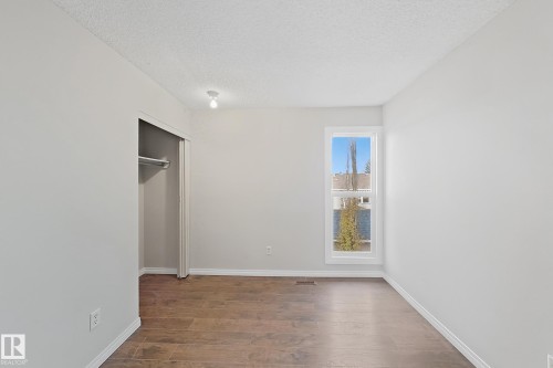24 3812 20 Avenue, Edmonton, AB - Indoor Photo Showing Other Room