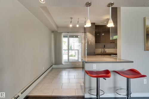 104 10140 115 Street, Edmonton, AB - Indoor