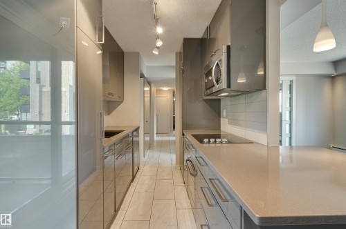 104 10140 115 Street, Edmonton, AB - Indoor Photo Showing Kitchen
