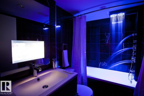 104 10140 115 Street, Edmonton, AB - Indoor Photo Showing Bathroom