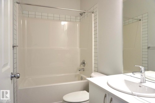 2013 209A Street, Edmonton, AB - Indoor Photo Showing Bathroom