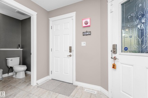 17523 12 Avenue, Edmonton, AB - Indoor Photo Showing Bathroom