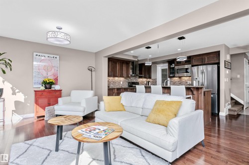 17523 12 Avenue, Edmonton, AB - Indoor Photo Showing Living Room