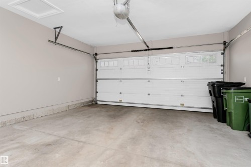 17523 12 Avenue, Edmonton, AB - Indoor Photo Showing Garage