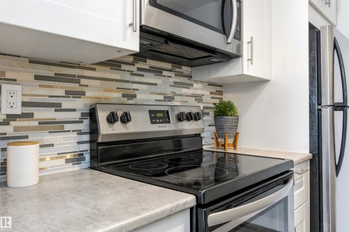 17129 109 Street, Edmonton, AB - Indoor Photo Showing Kitchen With Stainless Steel Kitchen