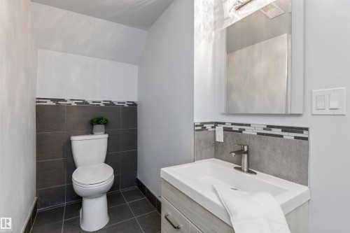 17129 109 Street, Edmonton, AB - Indoor Photo Showing Bathroom