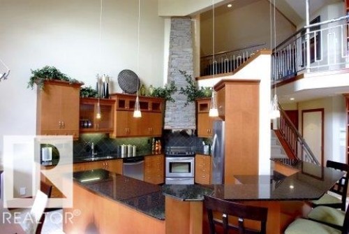 1402 9707 105 Street Nw, Edmonton, AB -  Photo Showing Kitchen