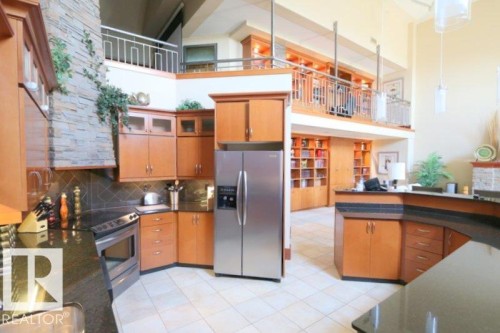 1402 9707 105 Street Nw, Edmonton, AB - Indoor Photo Showing Kitchen