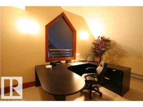 1402 9707 105 Street Nw, Edmonton, AB - Indoor