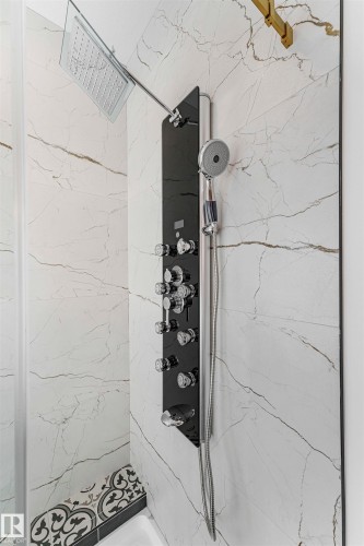 40 Grayson Green, Stony Plain, AB -  Photo Showing Bathroom