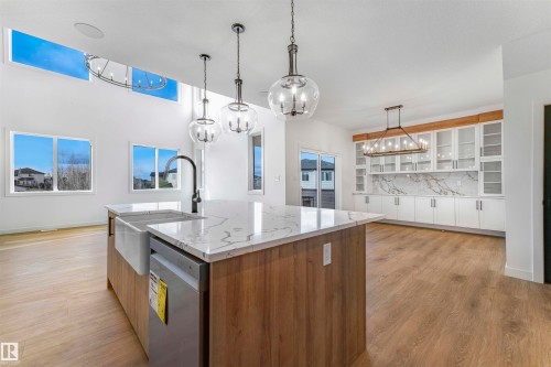 40 Grayson Green, Stony Plain, AB - Indoor Photo Showing Kitchen With Upgraded Kitchen