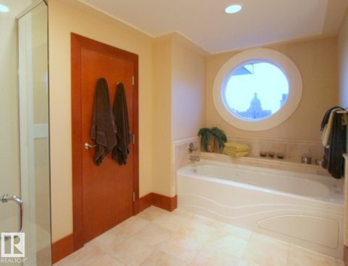 1402 9707 105 Street Nw, Edmonton, AB 