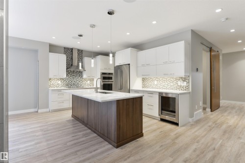 5410 110 Street, Edmonton, AB - Indoor Photo Showing Kitchen With Upgraded Kitchen
