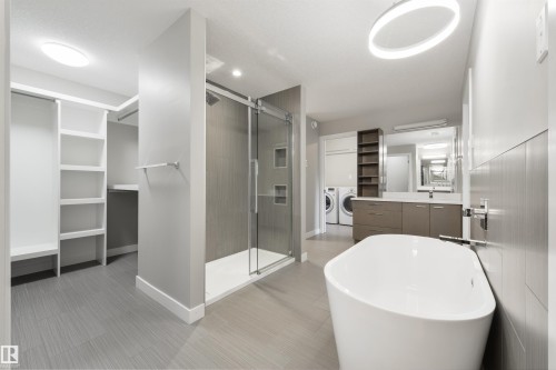 5410 110 Street, Edmonton, AB - Indoor Photo Showing Bathroom