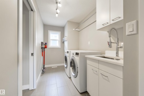 5410 110 Street, Edmonton, AB - Indoor Photo Showing Laundry Room