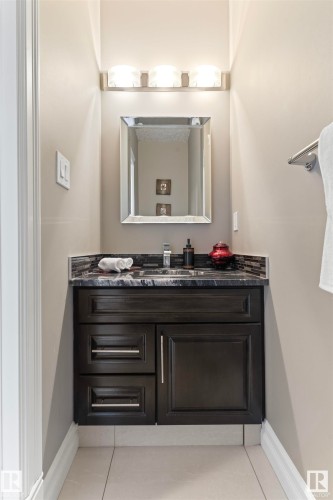 1254 Adamson Drive, Edmonton, AB - Indoor Photo Showing Bathroom