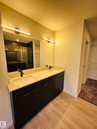 2203 158 Street, Edmonton, AB - Indoor Photo Showing Bathroom