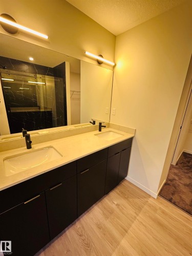 2203 158 Street, Edmonton, AB - Indoor Photo Showing Bathroom