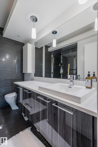601 11969 Jasper Avenue, Edmonton, AB - Indoor Photo Showing Bathroom