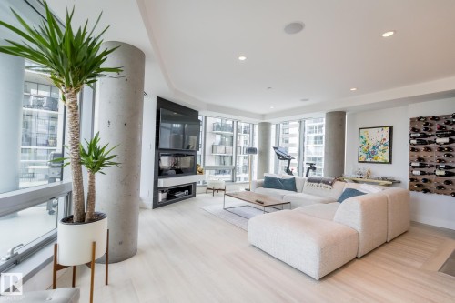 601 11969 Jasper Avenue, Edmonton, AB - Indoor Photo Showing Living Room