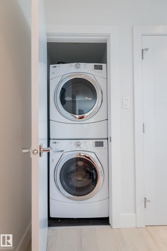 601 11969 Jasper Avenue, Edmonton, AB - Indoor Photo Showing Laundry Room