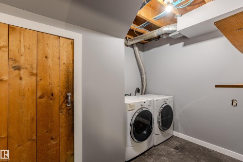 11921 36 Street, Edmonton, AB - Indoor Photo Showing Laundry Room