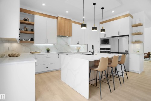 1160 Gyrfalcon Crescent, Edmonton, AB - Indoor Photo Showing Kitchen With Upgraded Kitchen