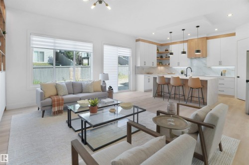 1160 Gyrfalcon Crescent, Edmonton, AB - Indoor Photo Showing Living Room