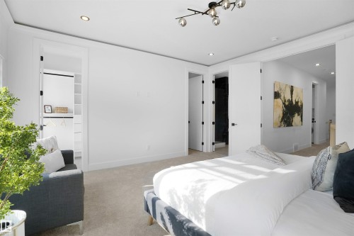 1160 Gyrfalcon Crescent, Edmonton, AB - Indoor Photo Showing Bedroom