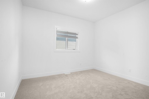 1160 Gyrfalcon Crescent, Edmonton, AB - Indoor Photo Showing Other Room