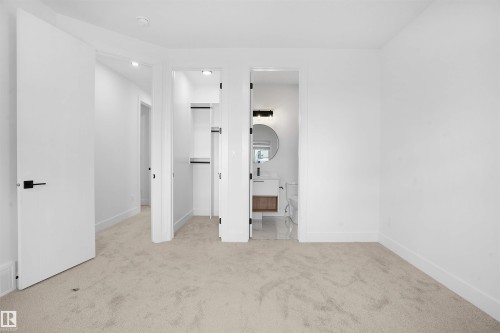 1160 Gyrfalcon Crescent, Edmonton, AB - Indoor Photo Showing Other Room