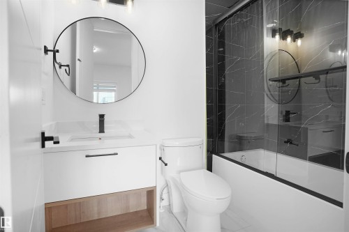 1160 Gyrfalcon Crescent, Edmonton, AB - Indoor Photo Showing Bathroom