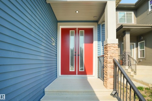 1160 Gyrfalcon Crescent, Edmonton, AB - Outdoor With Exterior