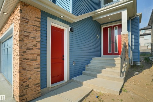 1160 Gyrfalcon Crescent, Edmonton, AB - Outdoor With Exterior
