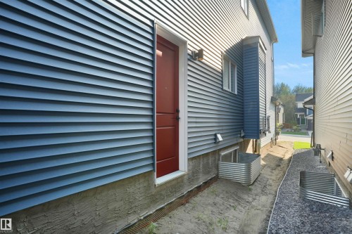 1160 Gyrfalcon Crescent, Edmonton, AB - Outdoor