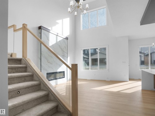 1113 Gyrfalcon Crescent, Edmonton, AB - Indoor Photo Showing Other Room