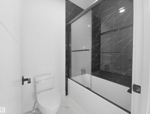 1113 Gyrfalcon Crescent, Edmonton, AB - Indoor Photo Showing Bathroom